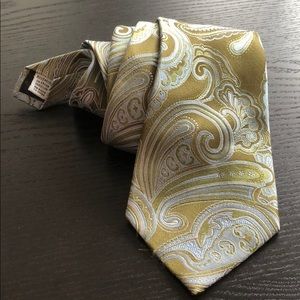 Geoffrey Beene Green Light Blue Paisley Tie